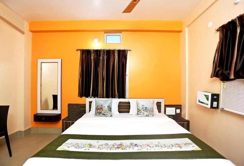 Deluxerum King Size Säng, Goroomgo Planet 9 Puri