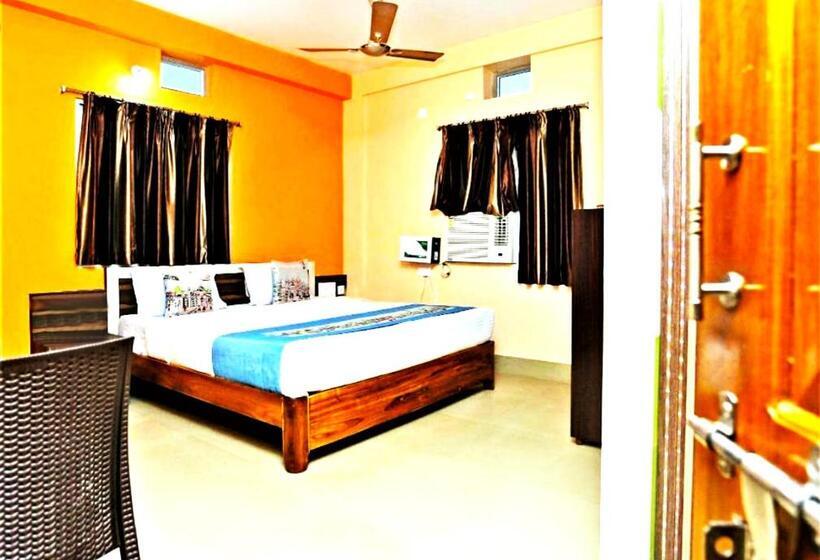 Deluxerum King Size Säng, Goroomgo Planet 9 Puri