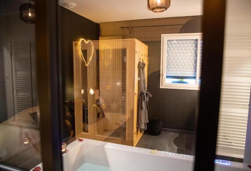 Номер Стандарт с Гидромассажем, Lover S Or