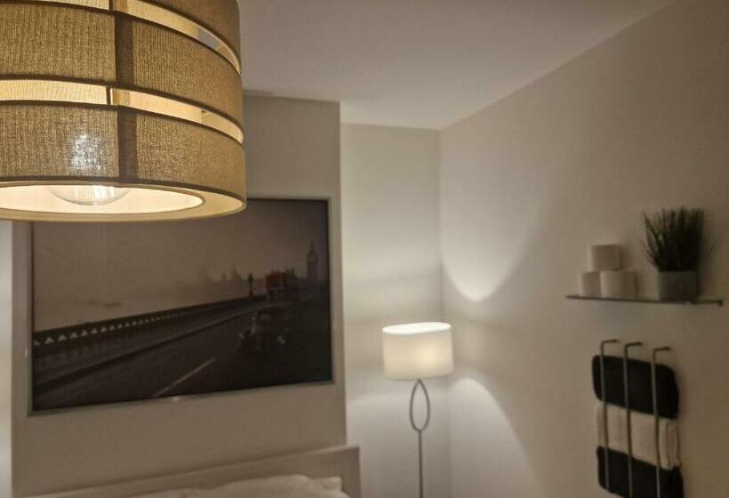 חדר דחוקס עם מיטת קינג, Beautiful Rooms In London