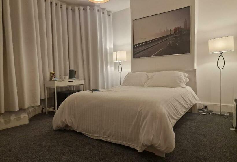 חדר דחוקס עם מיטת קינג, Beautiful Rooms In London