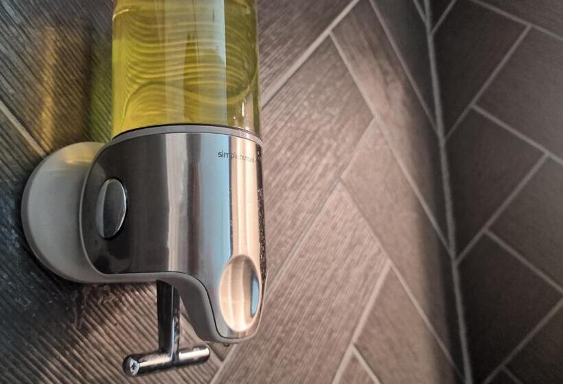 חדר דחוקס עם מיטת קינג, Beautiful Rooms In London