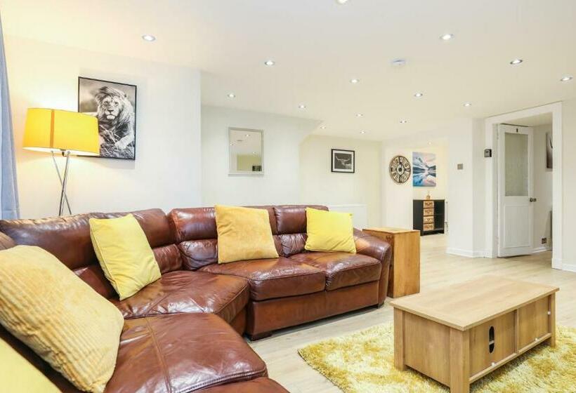 חדר סטנדרט, Mystayinn Tomnahurich Guest House