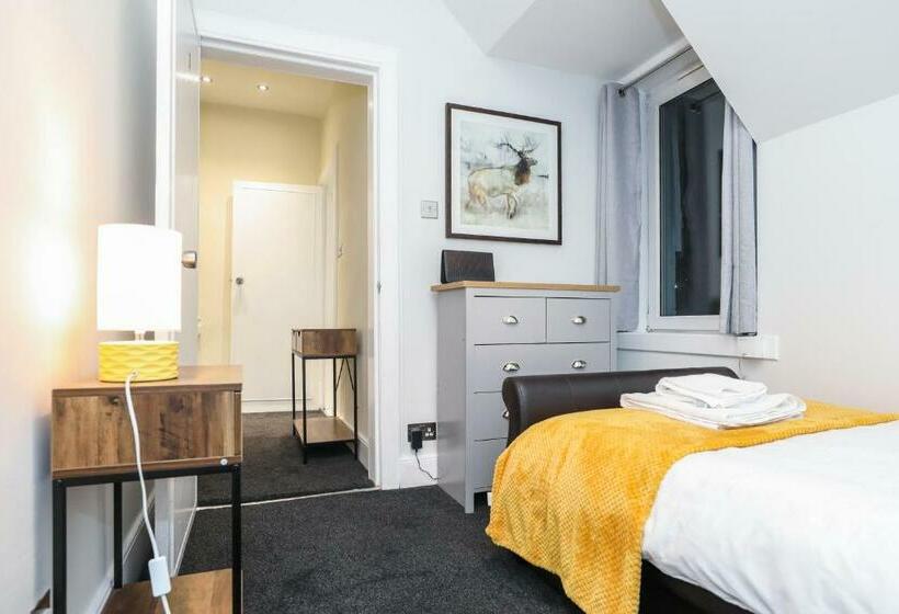 Номер Стандарт Индивидуальный Совместная Ванная, Mystayinn Tomnahurich Guest House