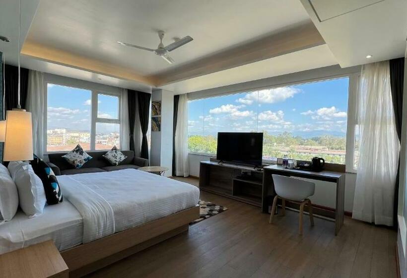 キングサイズベッドのデラックスルーム, Aurora Boutique Hotel Imphal