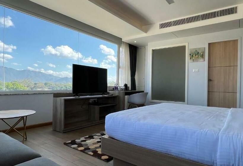 キングサイズベッドのデラックスルーム, Aurora Boutique Hotel Imphal