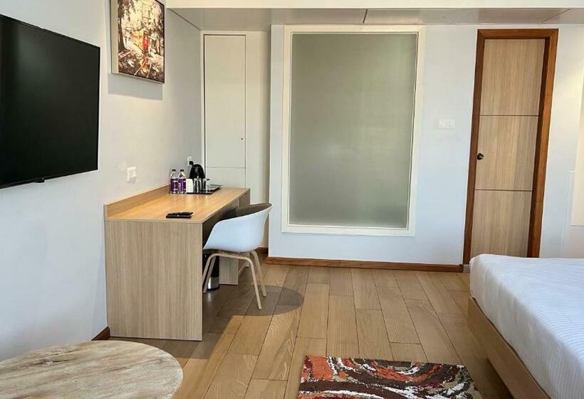 キングサイズベッドのスタンダードルーム, Aurora Boutique Hotel Imphal