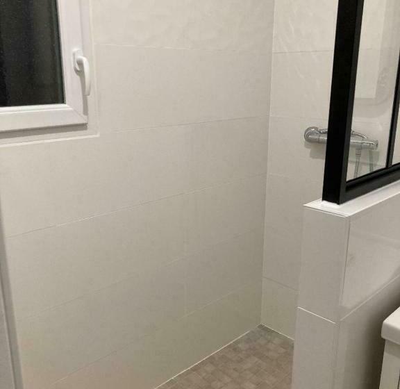 Номер Стандарт, Chambre, Salle De Bain, Toilette, Salon Privatif