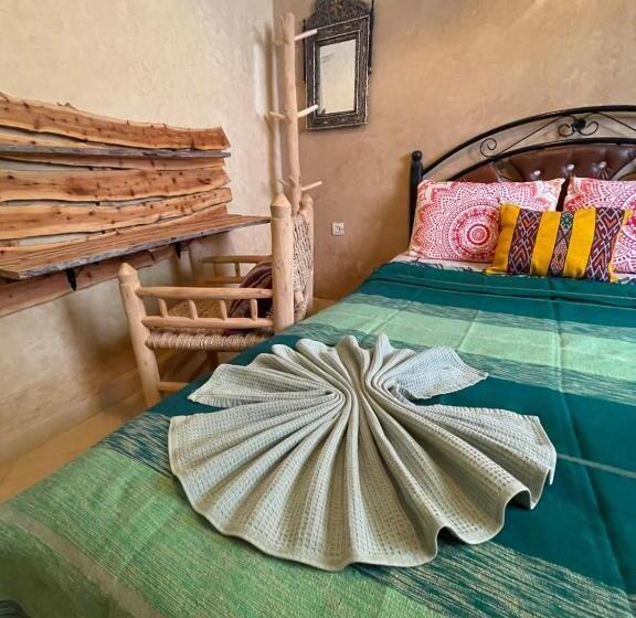 اتاق اکونومی, Surf & Salsa Guesthouse