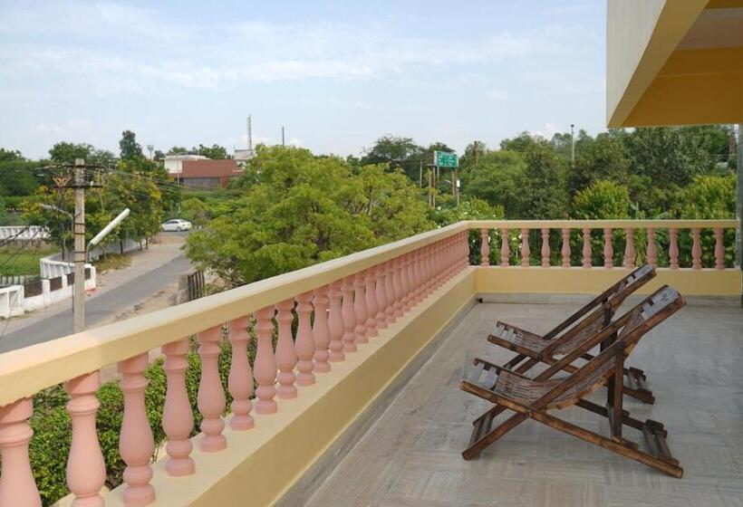 اتاق اکونومی, Swaropann Wellness Eco Stay