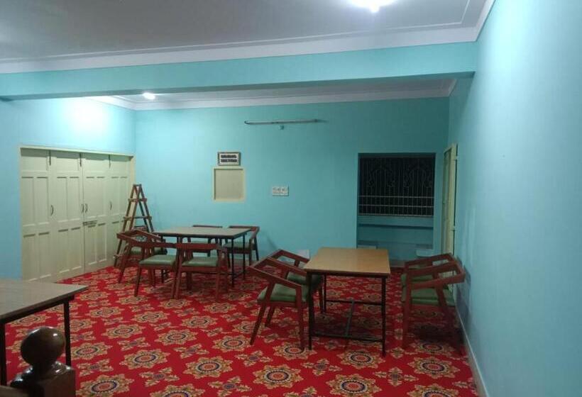 اتاق اکونومی, Swaropann Wellness Eco Stay
