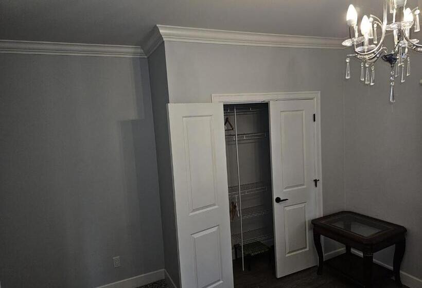 غرفة ديلوكس سرير كينج, Oscar Inn & 2bd Family Suite Or Private Room