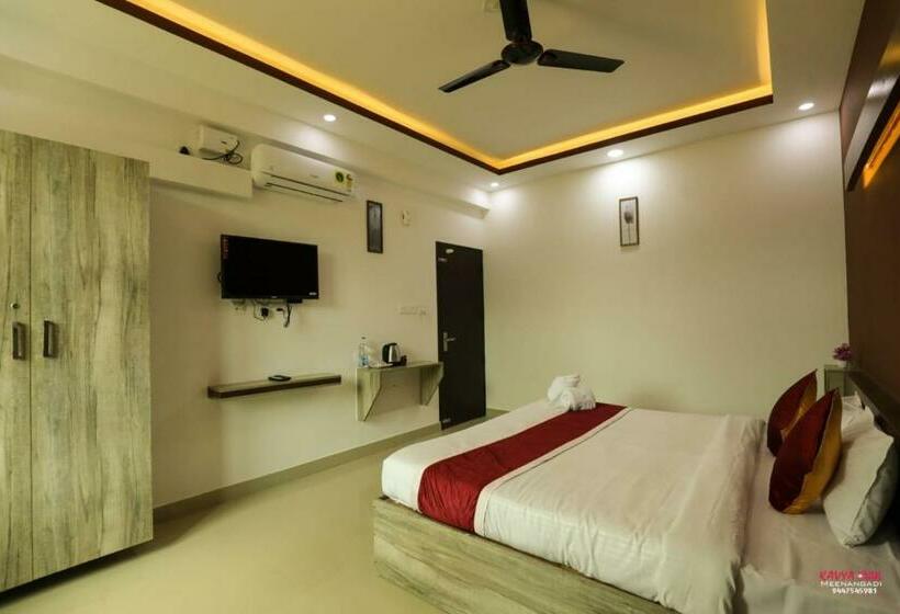 キングサイズベッドのスタンダードルーム, Karapuzha Residency