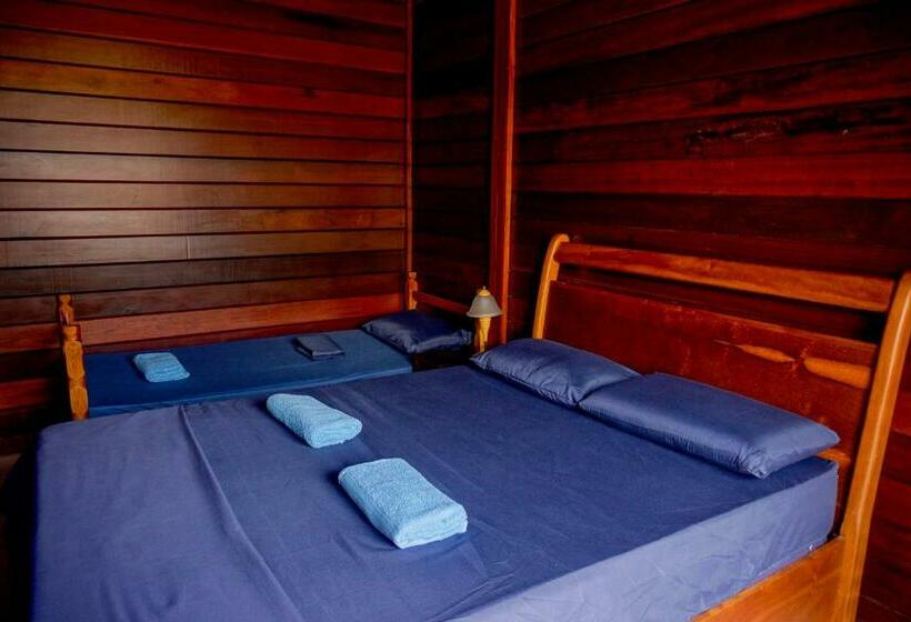 סוויטה, Hostel Capricórnio Carcará