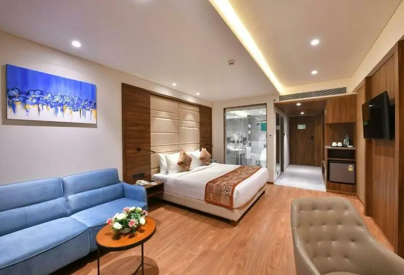 クラブルーム, Regenta Fairlark Vadodara