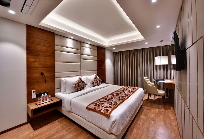 جناح جونيور, Regenta Fairlark Vadodara