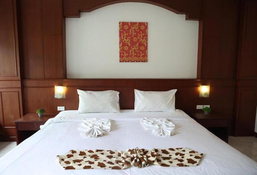Quarto Estandar Cama King, New Forest Patong