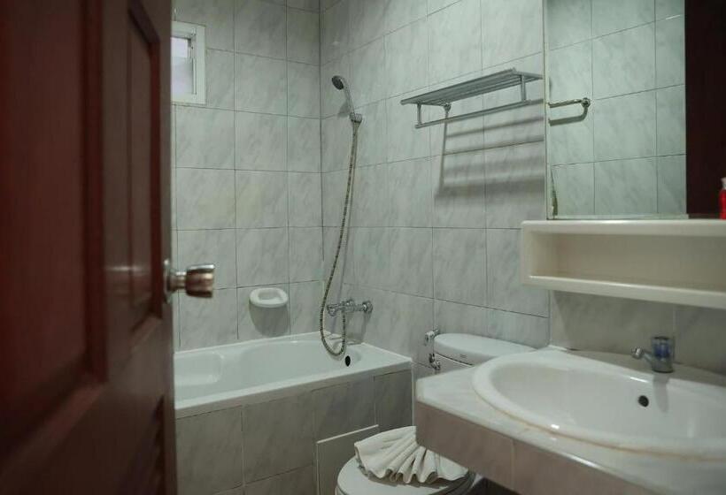 Quarto Estandar, New Forest Patong