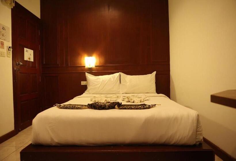 Номер Стандарт, New Forest Patong