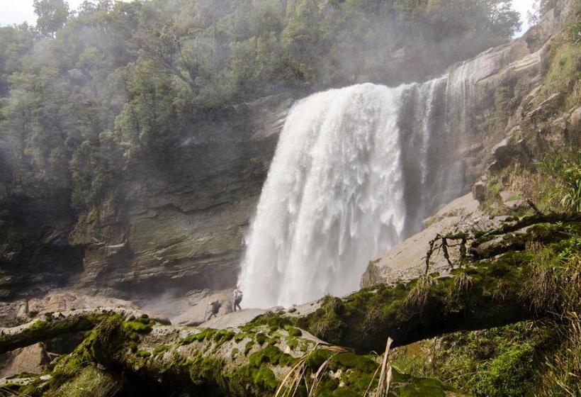 מיטה בחדר משותף, Bazil S Backpackers Bbh Hostel & Surf School