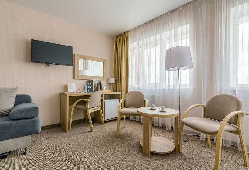 استودیوی استاندارد, Amaks Omsk