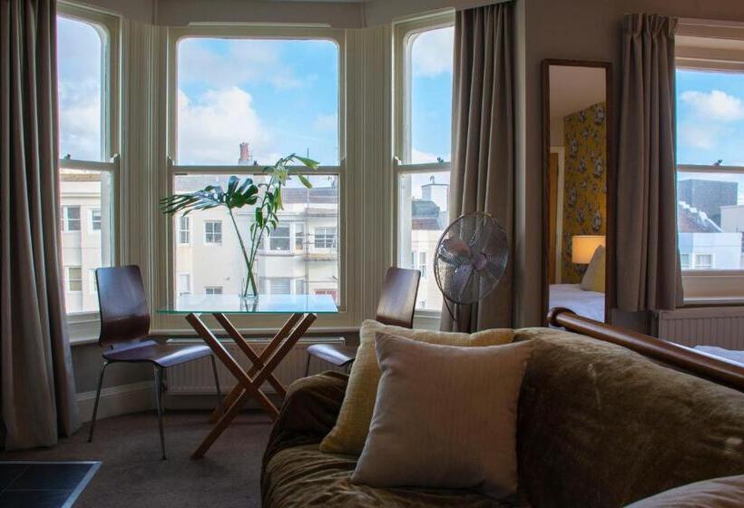 标准间侧面带海景, Amherst Brighton