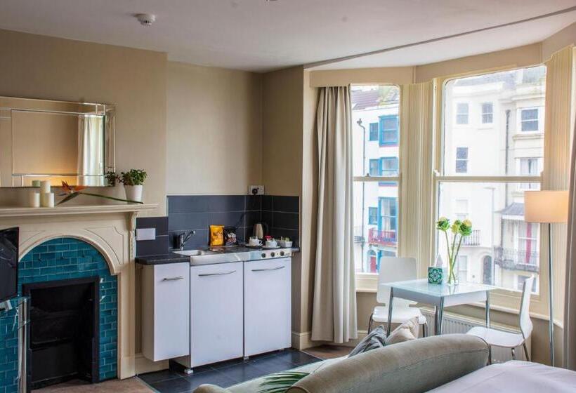 标准间侧面带海景, Amherst Brighton