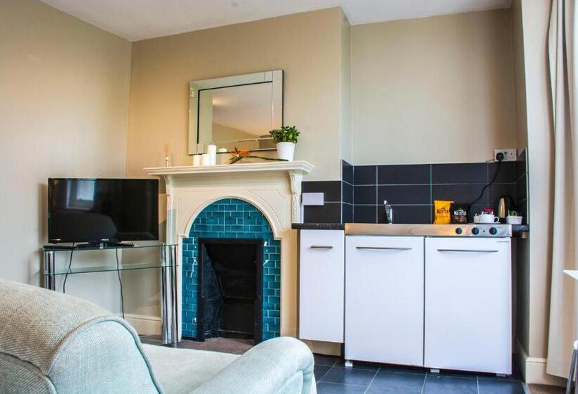 标准间侧面带海景, Amherst Brighton