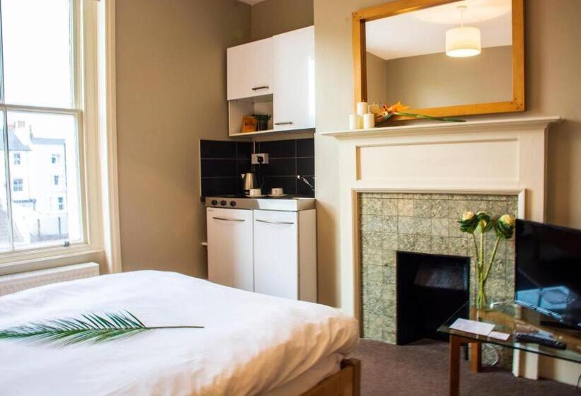 基本间, Amherst Brighton