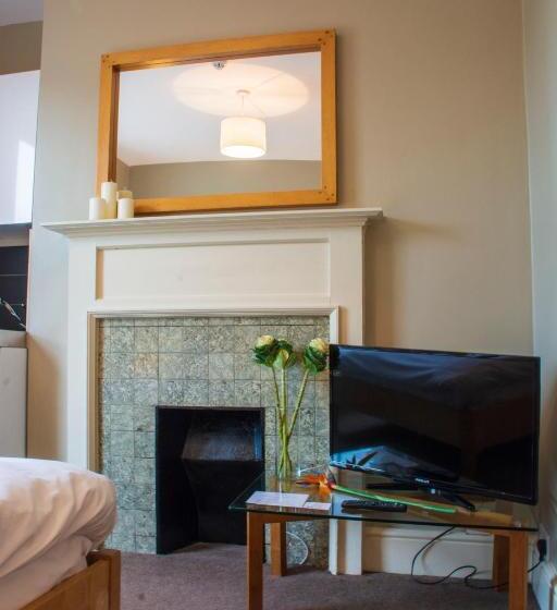 基本间, Amherst Brighton