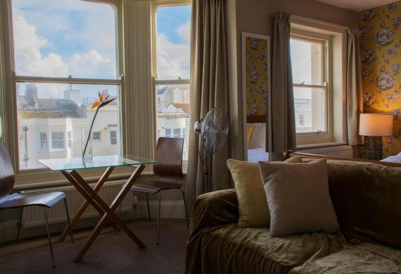 标准间侧面带海景, Amherst Brighton