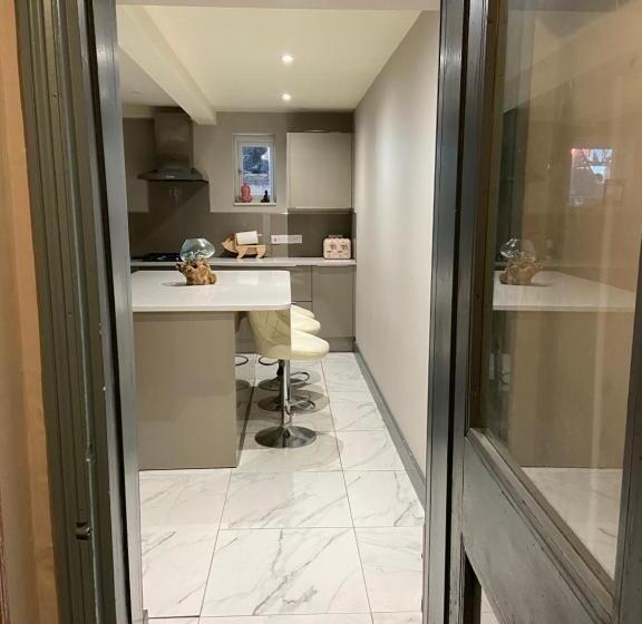 带2个卧室的公寓, Boho Beach House   Beach Location