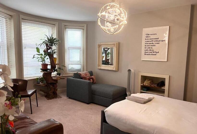 带2个卧室的公寓, Boho Beach House   Beach Location