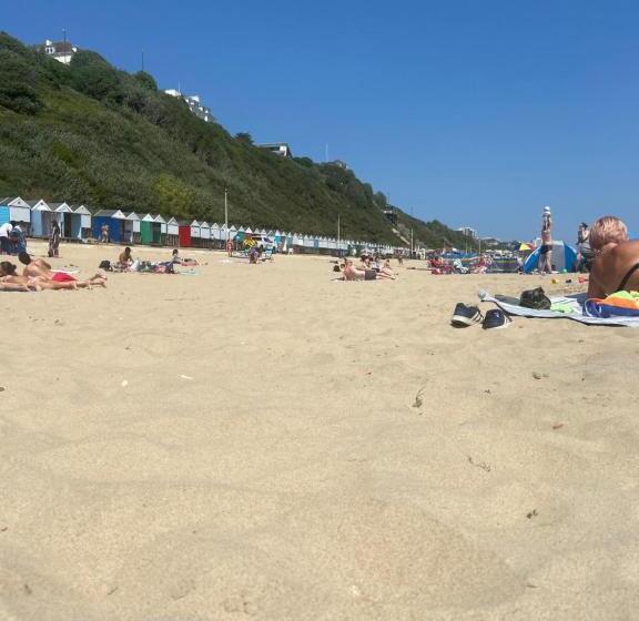 带2个卧室的公寓, Boho Beach House   Beach Location