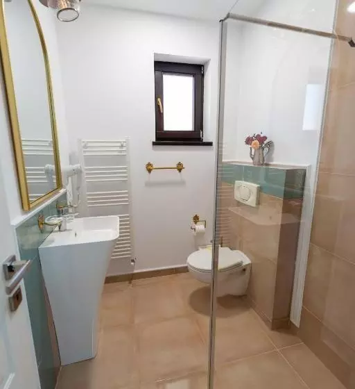اتاق لوکس با چشمانداز, Casa Din Bran Inn Cuisine