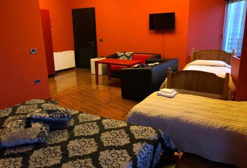 Семейный Номер, Class