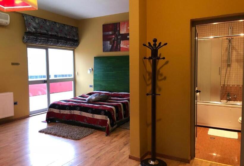 Семейный Номер, Class