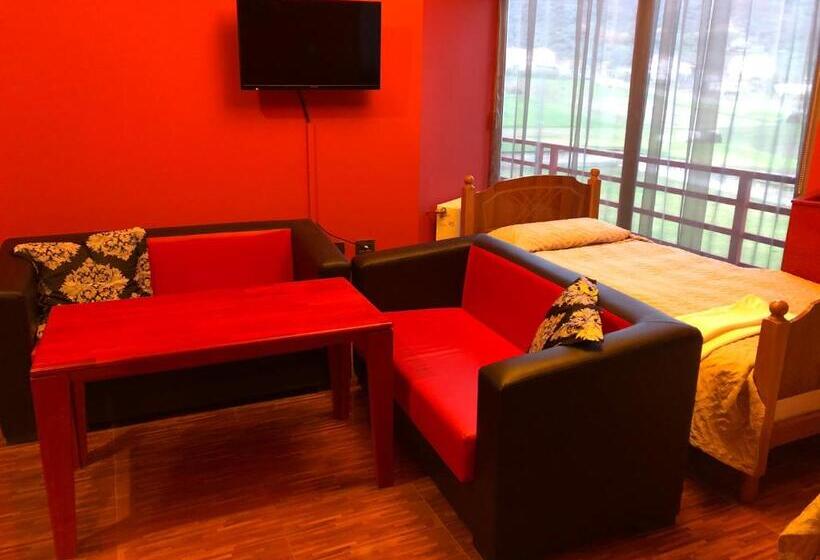 Семейный Номер, Class