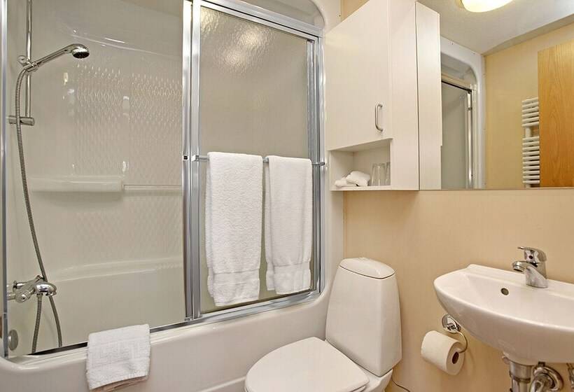 اتاق استاندارد یک نفره, Eldey Airport