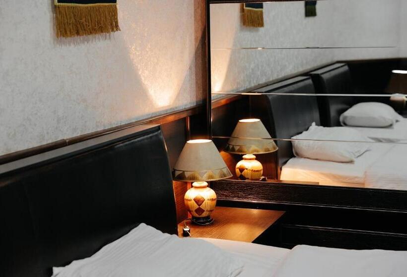 اتاق لوکس, Grand