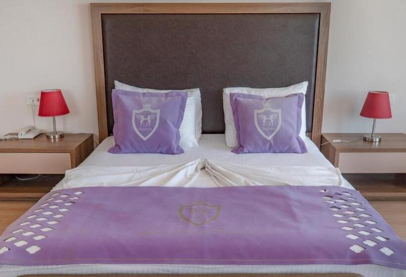 Апартаменты 3 Спальни, Ladies Beach Suite
