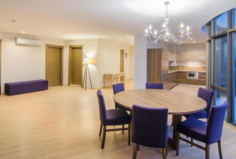 Апартаменты 3 Спальни, Ladies Beach Suite