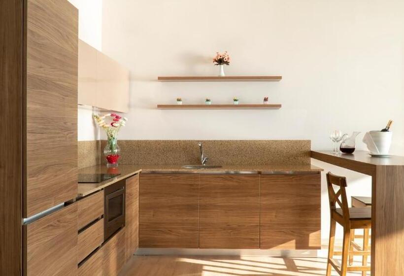 스탠다드 스튜디오, Ladies Beach Suite