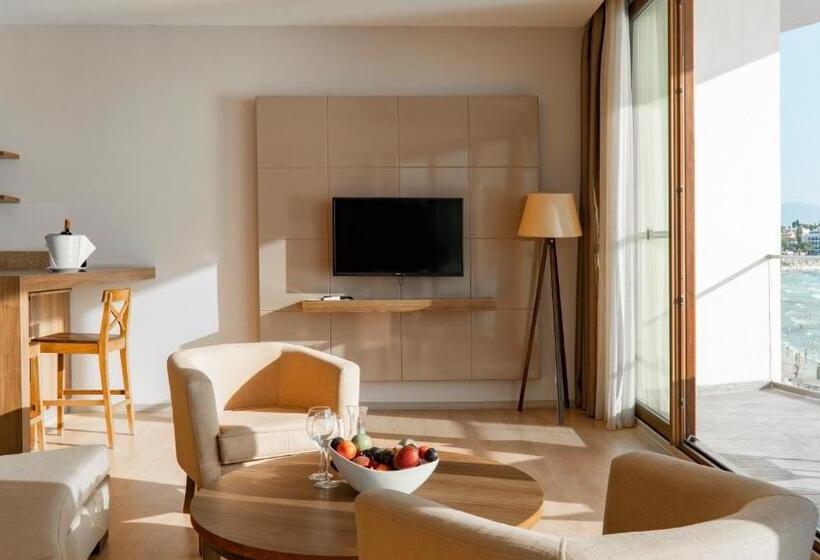 스탠다드 스튜디오, Ladies Beach Suite