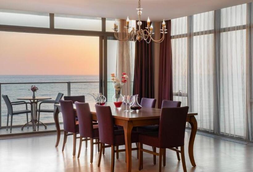 스위트 킹사이즈 침대, Ladies Beach Suite