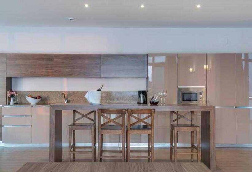 스위트 킹사이즈 침대, Ladies Beach Suite