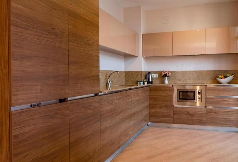 Апартаменты 3 Спальни, Ladies Beach Suite