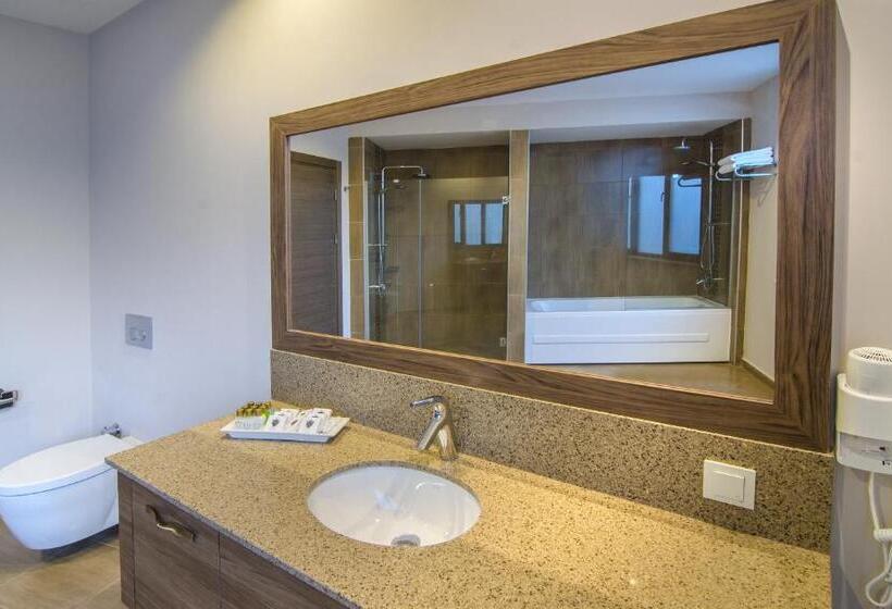 Апартаменты 2 Спальни, Ladies Beach Suite