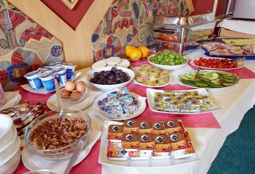 标准工作室, Nikolas