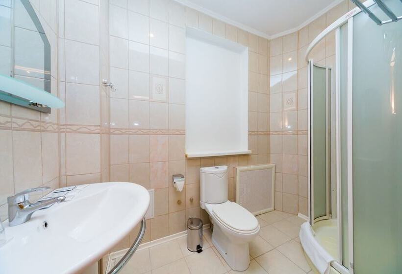 标准三人间, Prestige House Verona